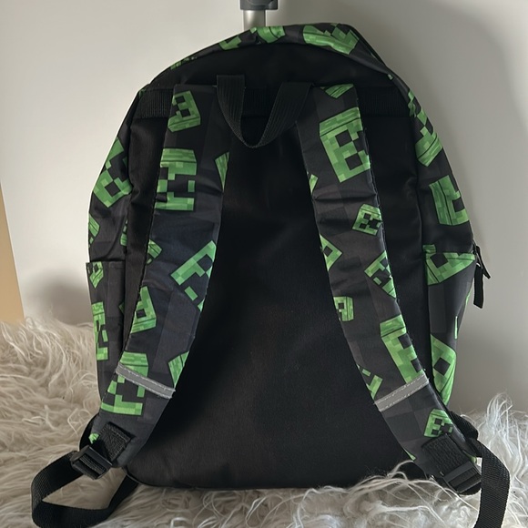 MINECRAFT 3 PIECES!! .Laptop/backpack , lunch box, Alex figurine. - Picture 4 of 12